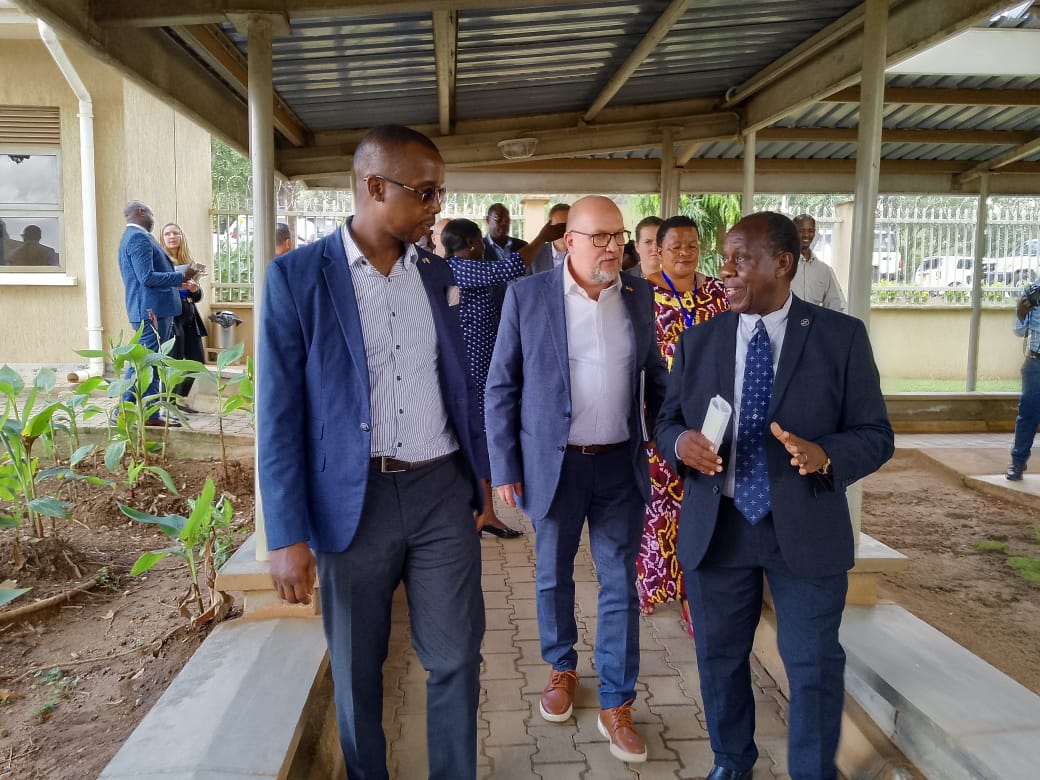 Dr Julius Lutwama gives the MoH and US embassy delegation a tour of the UVRI Arua Field Station.MoH with